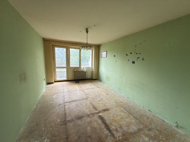 Eladó panellakás, Tatabányán 23.9 M Ft, 1 szobás