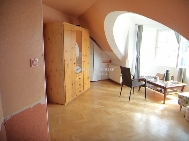 Eladó családi ház, Budapesten, III. kerületben 198 M Ft