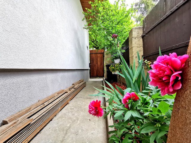 Eladó családi ház, Budaörsön 59.9 M Ft, 2 szobás