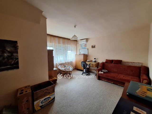 Eladó családi ház, Szeghalmon 38 M Ft, 4+1 szobás