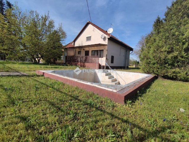 Eladó családi ház, Cegléden 89.5 M Ft, 3 szobás