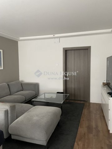 Eladó panellakás, Kecskeméten 39.9 M Ft, 2 szobás