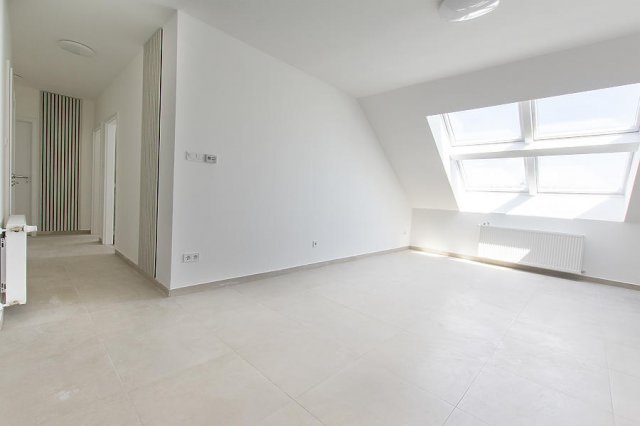 Eladó téglalakás, Szigetszentmiklóson 68.9 M Ft, 3 szobás