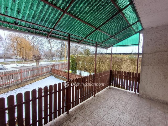 Eladó családi ház, Tiszadadán 16.999 M Ft, 4 szobás