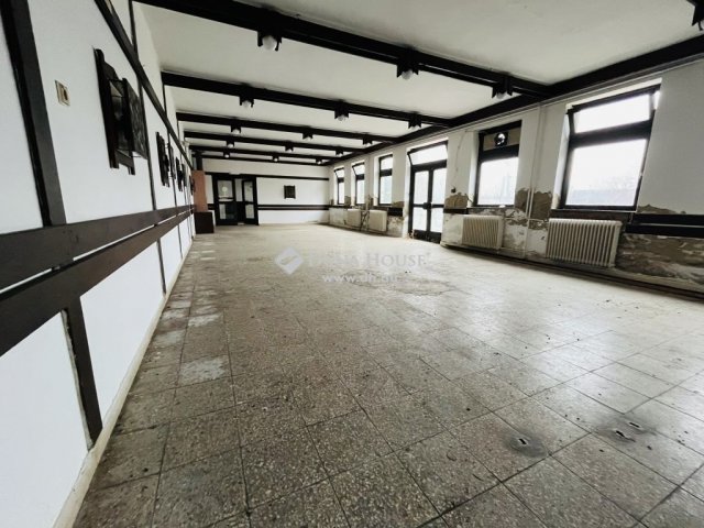 Eladó üzlethelyiség, Csákánydoroszlón 85 M Ft