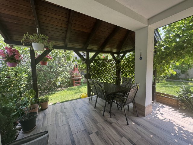 Eladó ikerház, Szigetszentmiklóson 84.9 M Ft, 4 szobás
