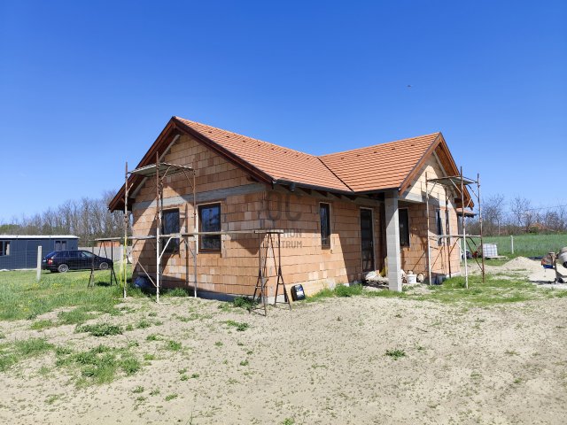 Eladó családi ház, Lajosmizsén 85 M Ft, 4 szobás