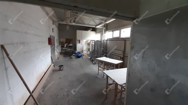 Eladó ipari ingatlan, Pápán 77 M Ft / költözzbe.hu