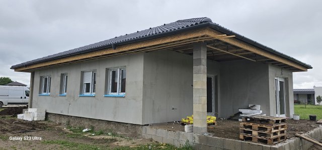 Eladó családi ház, Ságváron 81.9 M Ft, 3+1 szobás