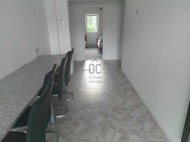 Kiadó téglalakás, albérlet, Gödön 1200 E Ft / hó, 5 szobás
