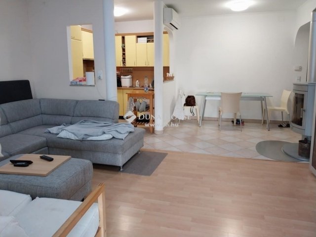 Eladó családi ház, Szajkon 74.9 M Ft, 3 szobás
