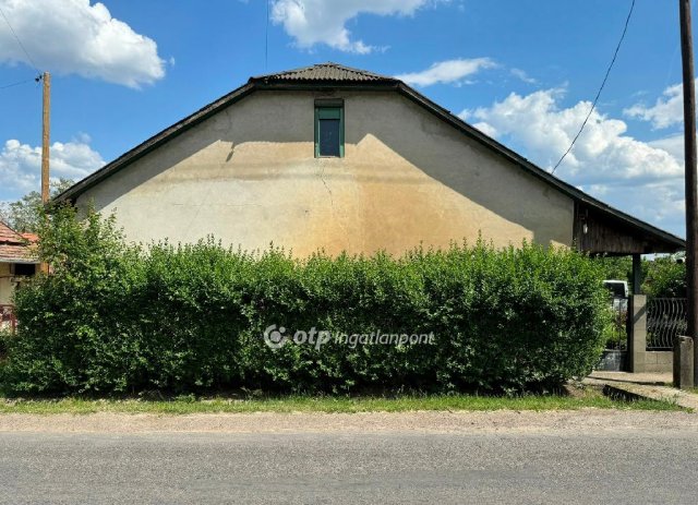 Eladó családi ház, Tiszaörsön 11 M Ft, 4+1 szobás