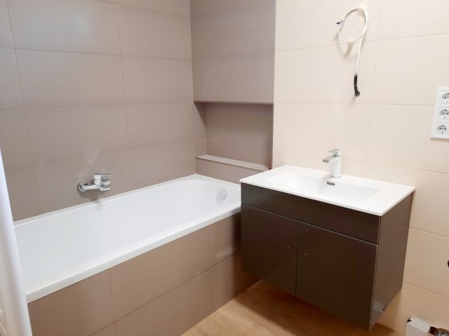 Eladó családi ház, Üllőn 96.5 M Ft, 4 szobás