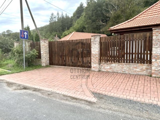 Eladó családi ház, Kishután 79.9 M Ft, 4 szobás
