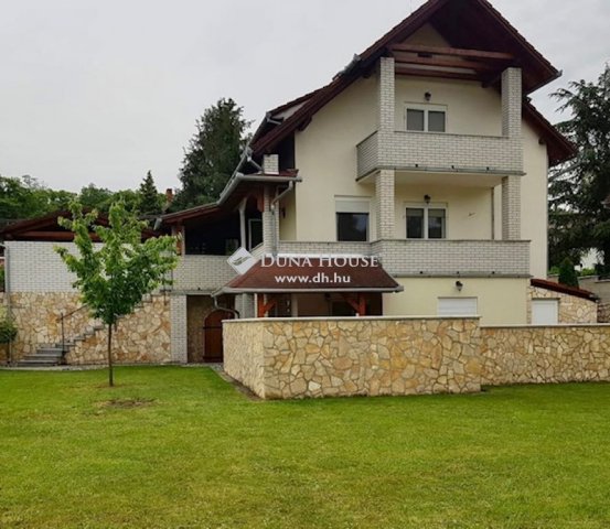 Eladó családi ház, Pogányon 94.94 M Ft, 6 szobás