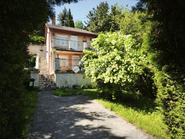 Eladó nyaraló, Kulcson 39.9 M Ft, 3 szobás / költözzbe.hu