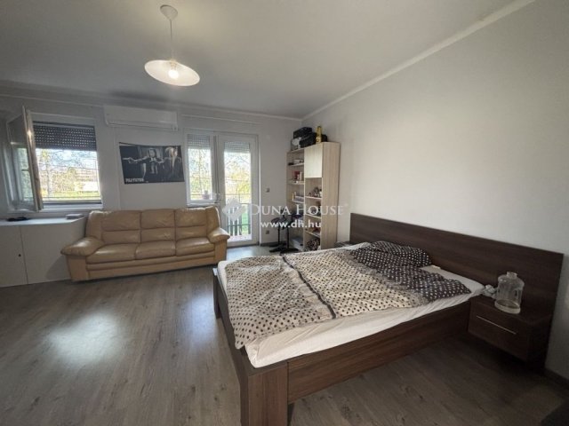 Eladó családi ház, Kecskeméten 99.9 M Ft, 6 szobás