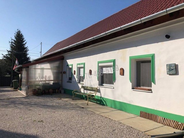 Eladó családi ház, Szőkedencsen 32 M Ft, 1+2 szobás