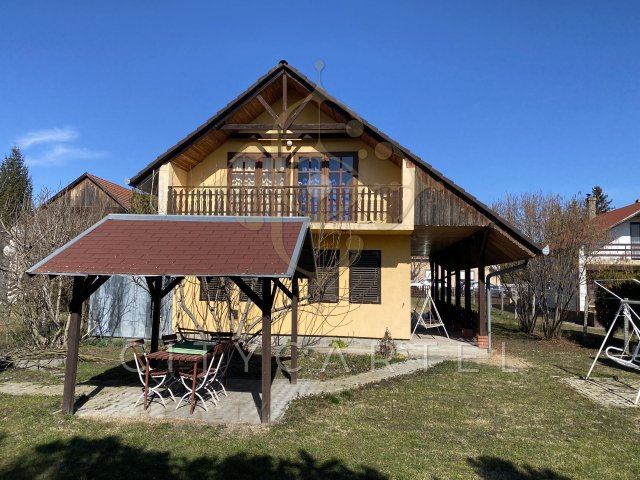 Eladó nyaraló, Balatonmáriafürdőn 89.99 M Ft, 6 szobás