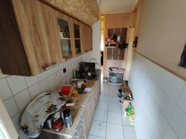 Eladó panellakás, Pétfürdőn 27.9 M Ft, 3 szobás