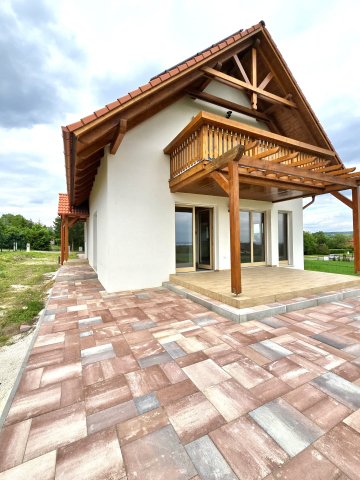 Eladó családi ház, Cserszegtomajon 199 M Ft