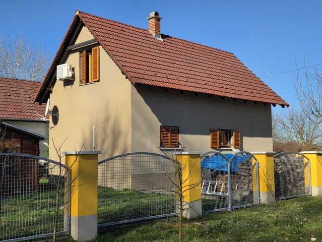 Eladó nyaraló, Nagybaracskán, Nádas utcában 34 M Ft, 3 szobás