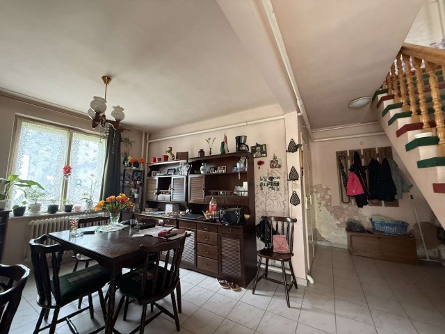Eladó ikerház, Gödöllőn 64.2 M Ft, 5 szobás