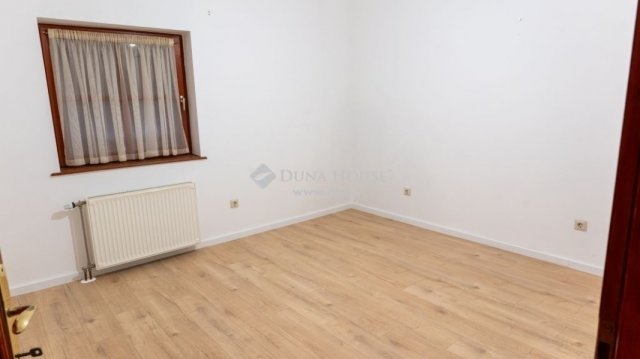 Eladó családi ház, Csobánkán 160 M Ft, 5 szobás