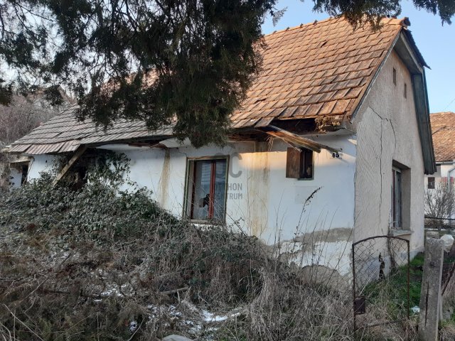 Eladó családi ház, Hőgyészen 2.99 M Ft, 2 szobás