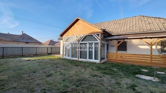 Eladó családi ház, Tápiószecsőn 56 M Ft, 3 szobás
