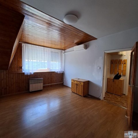 Kiadó téglalakás, albérlet, Szolnokon 110 E Ft / hó, 1 szobás