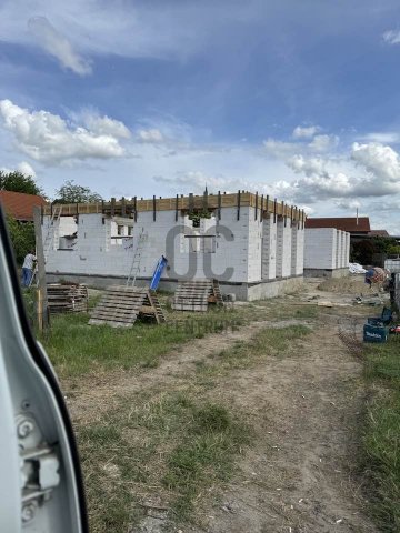 Eladó ikerház, Dabason 74 M Ft, 4 szobás / költözzbe.hu
