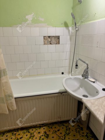 Eladó panellakás, Oroszlányban 23.99 M Ft, 2 szobás