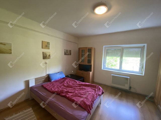 Eladó családi ház, Nyúlon 39 M Ft, 2 szobás