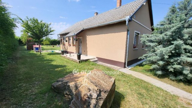 Eladó családi ház, Kocséren 44.9 M Ft, 2+1 szobás