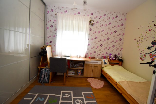 Eladó családi ház, Debrecenben 145 M Ft, 5 szobás