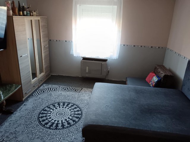 Eladó családi ház, Ramocsaházán 10 M Ft, 2 szobás