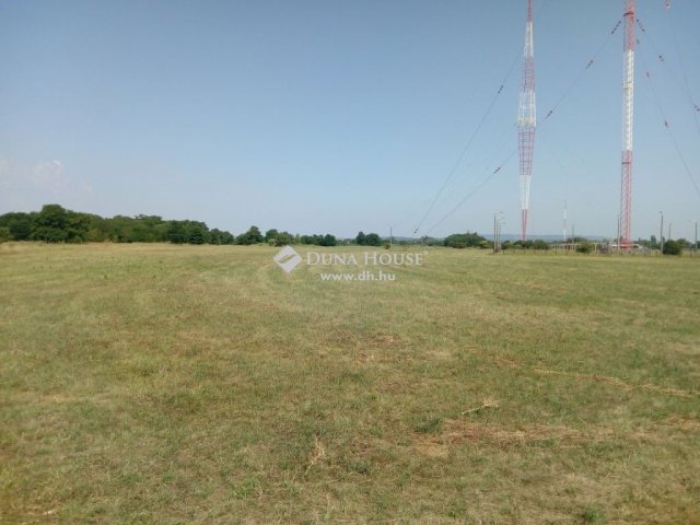 Eladó telek, Szigetszentmiklóson 3.9 M Ft / költözzbe.hu