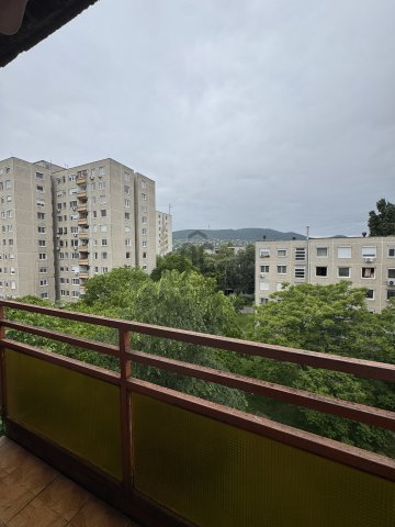 Eladó panellakás, Budapesten, III. kerületben 63 M Ft, 3 szobás
