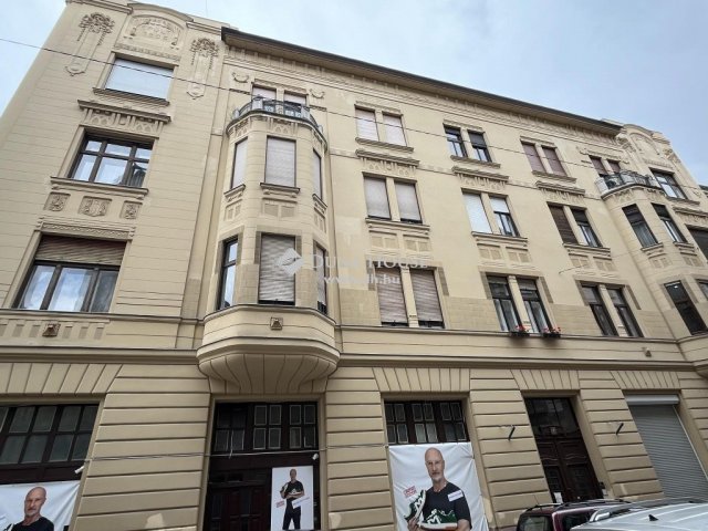 Eladó téglalakás, Budapesten, VI. kerületben 59.5 M Ft, 2 szobás