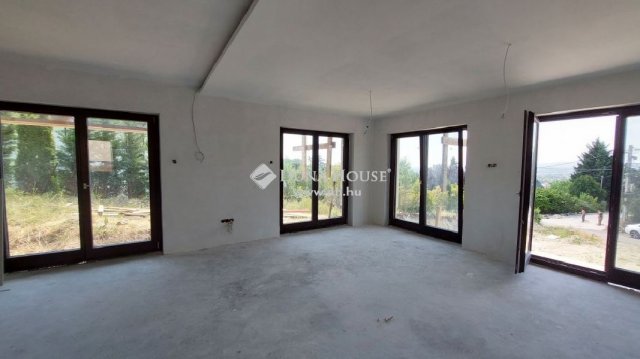 Eladó családi ház, Szentendrén 310 M Ft, 4 szobás