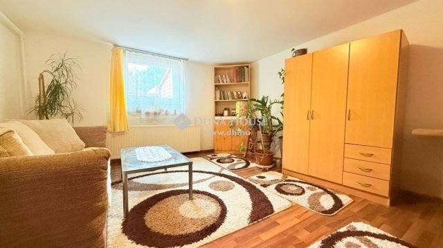 Eladó családi ház, Dunabogdányban 60 M Ft, 4+1 szobás