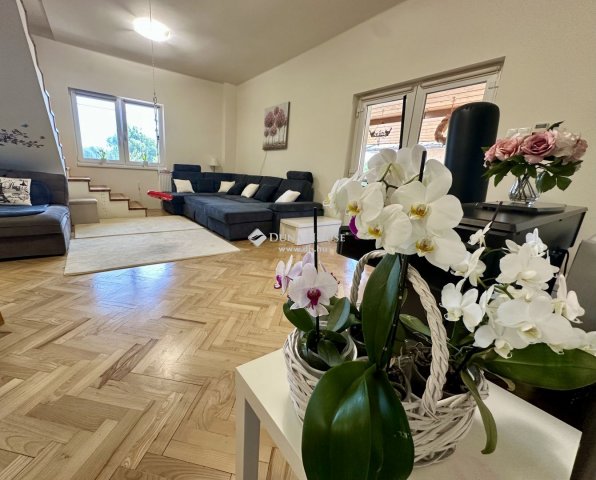 Eladó családi ház, Nyíregyházán 112 M Ft, 6 szobás