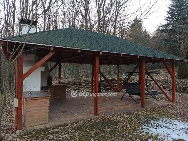 Eladó családi ház, Szarvaskőben 230 M Ft, 6 szobás