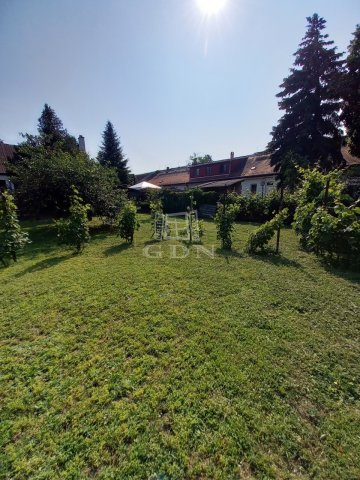 Eladó telek, Budapesten, III. kerületben 320 M Ft