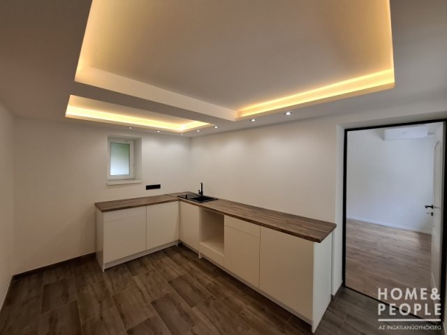 Eladó családi ház, Sándorfalván 72 M Ft, 4 szobás