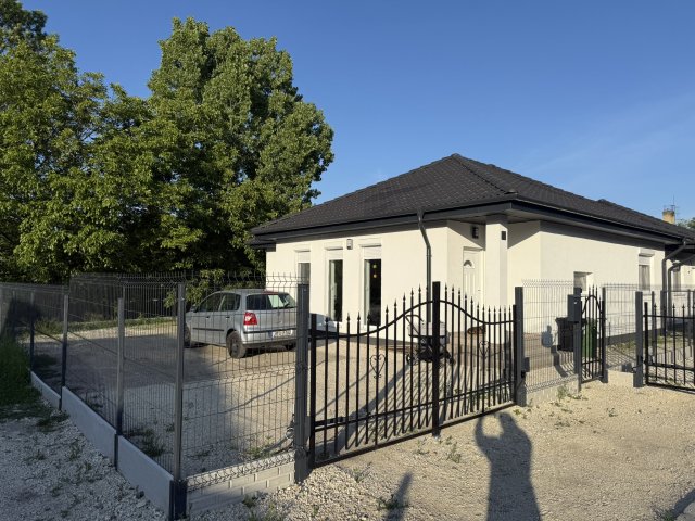 Eladó családi ház, Mányon 75 M Ft, 3 szobás