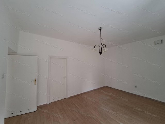 Eladó téglalakás, Veszprémben 53.9 M Ft, 3 szobás