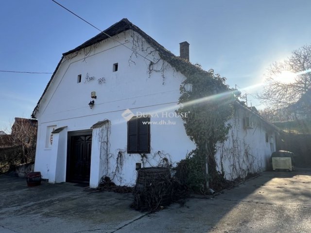 Eladó ipari ingatlan, Szekszárdon 95 M Ft / költözzbe.hu