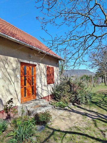 Eladó családi ház, Szigligeten 74.9 M Ft, 2 szobás